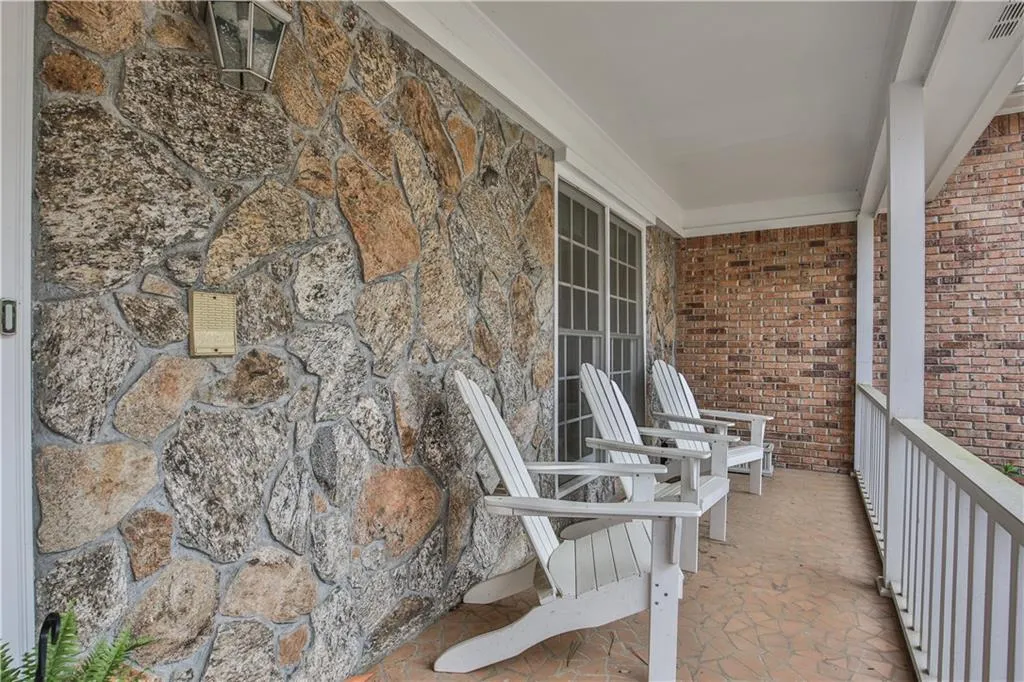 1745 Redbourne Drive, Sandy Springs, Georgia 30350, 5 Bedrooms Bedrooms, ,4 BathroomsBathrooms,Residential,Sold,1745 Redbourne Drive,5986733