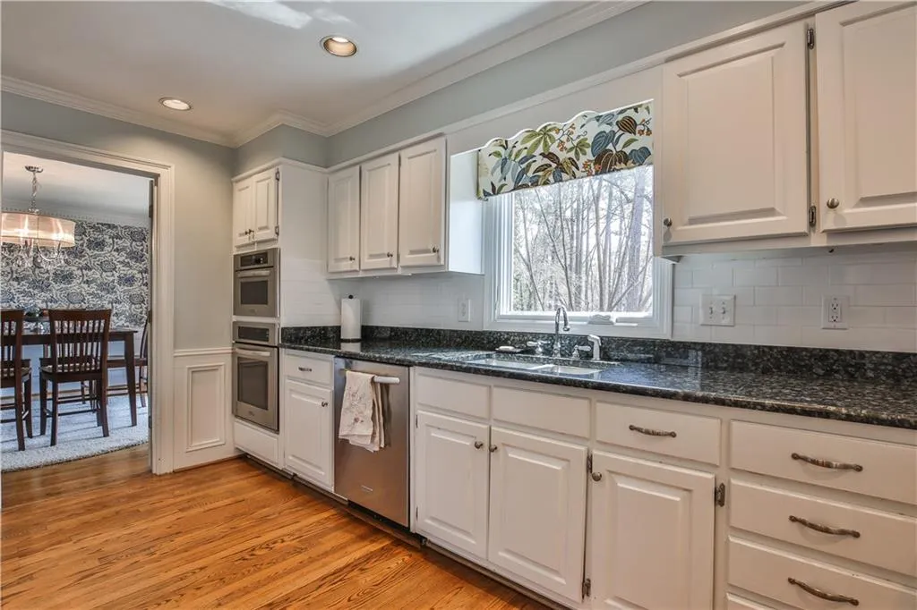 1745 Redbourne Drive, Sandy Springs, Georgia 30350, 5 Bedrooms Bedrooms, ,4 BathroomsBathrooms,Residential,Sold,1745 Redbourne Drive,5986733