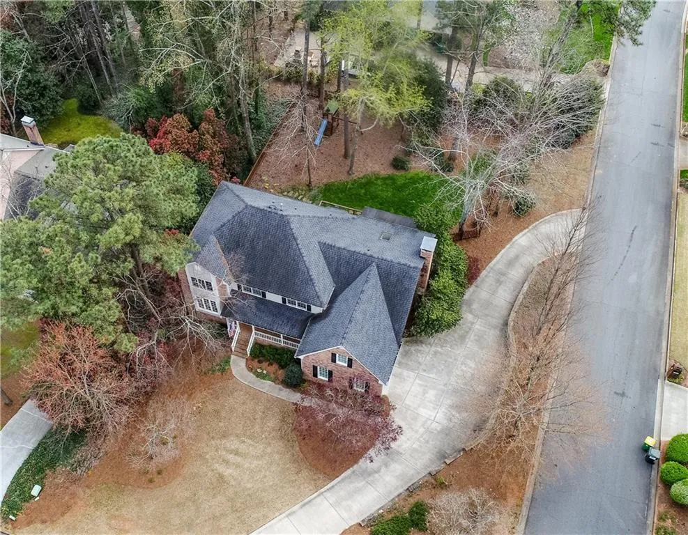 1745 Redbourne Drive, Sandy Springs, Georgia 30350, 5 Bedrooms Bedrooms, ,4 BathroomsBathrooms,Residential,Sold,1745 Redbourne Drive,5986733