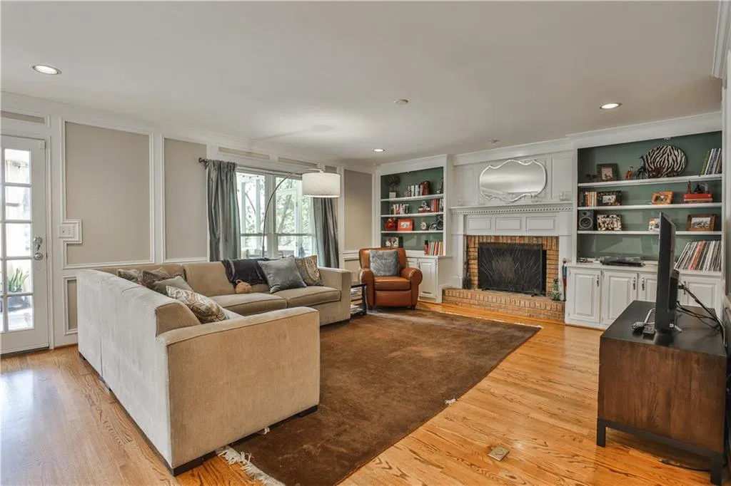 1745 Redbourne Drive, Sandy Springs, Georgia 30350, 5 Bedrooms Bedrooms, ,4 BathroomsBathrooms,Residential,Sold,1745 Redbourne Drive,5986733