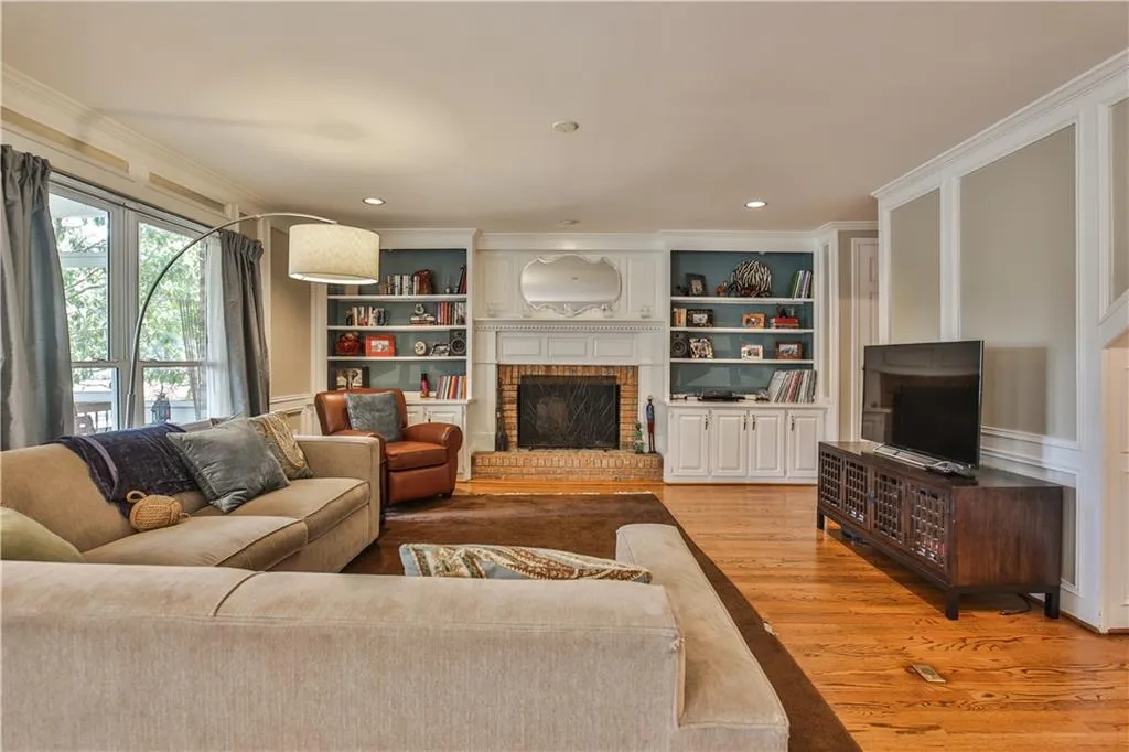 1745 Redbourne Drive, Sandy Springs, Georgia 30350, 5 Bedrooms Bedrooms, ,4 BathroomsBathrooms,Residential,Sold,1745 Redbourne Drive,5986733