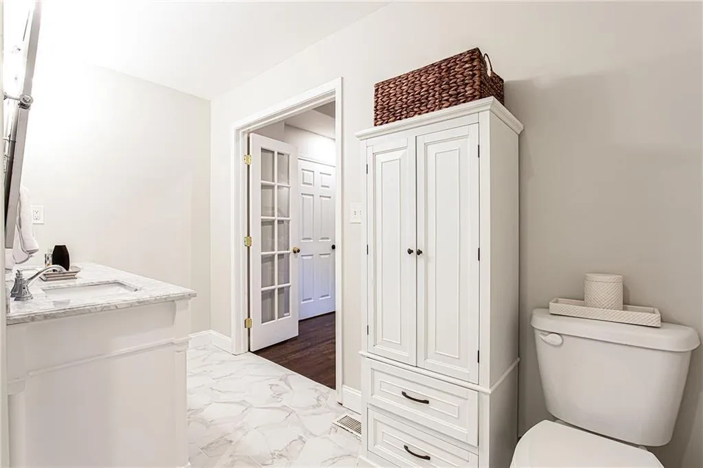 115 Finchley Court, Atlanta, Georgia 30328, 4 Bedrooms Bedrooms, ,3 BathroomsBathrooms,Residential,Sold,115 Finchley Court,6921154