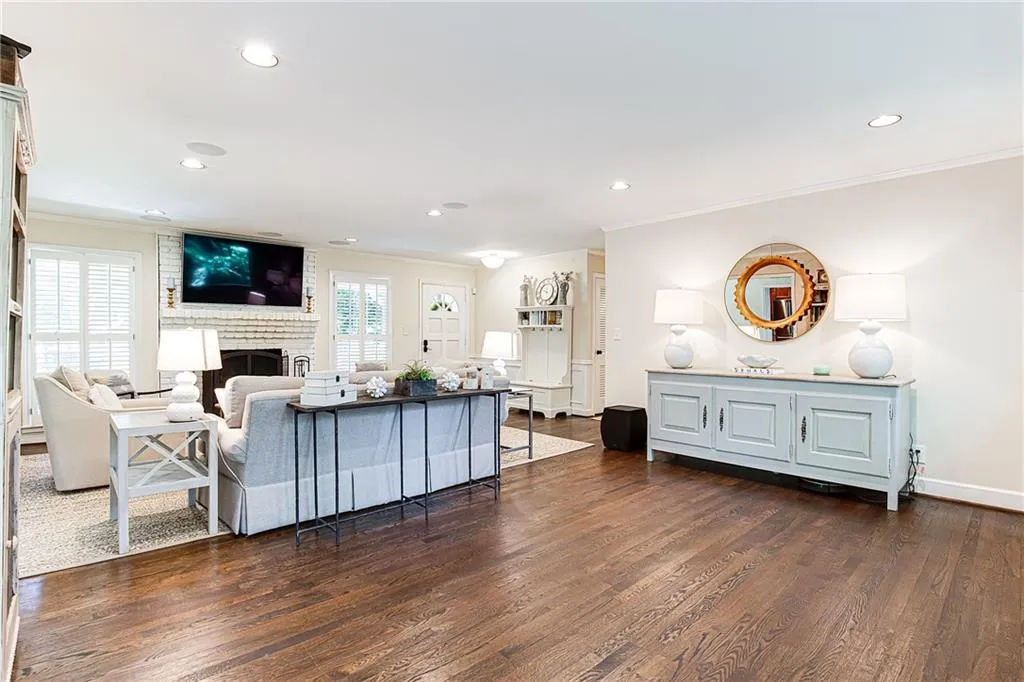 115 Finchley Court, Atlanta, Georgia 30328, 4 Bedrooms Bedrooms, ,3 BathroomsBathrooms,Residential,Sold,115 Finchley Court,6921154