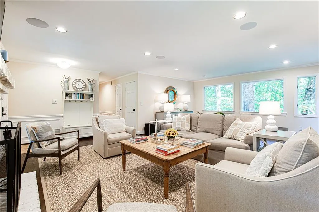 115 Finchley Court, Atlanta, Georgia 30328, 4 Bedrooms Bedrooms, ,3 BathroomsBathrooms,Residential,Sold,115 Finchley Court,6921154