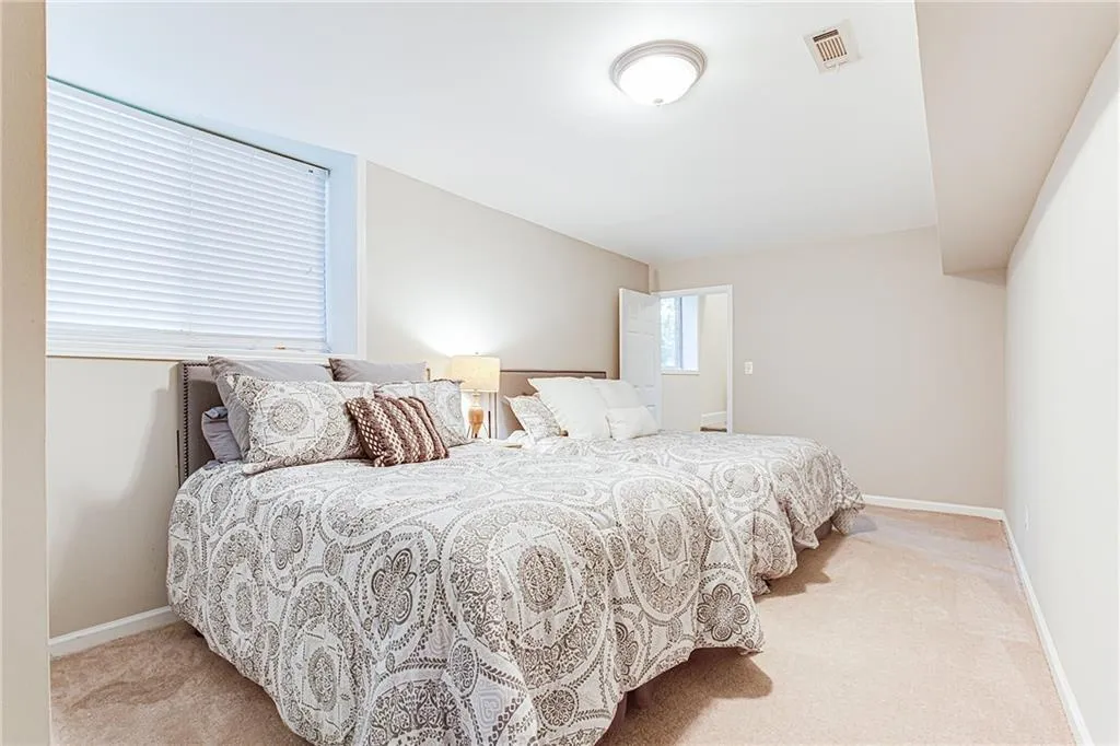 115 Finchley Court, Atlanta, Georgia 30328, 4 Bedrooms Bedrooms, ,3 BathroomsBathrooms,Residential,Sold,115 Finchley Court,6921154