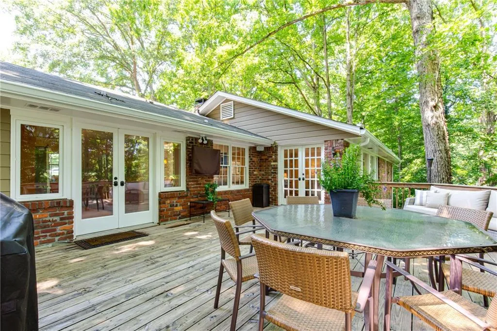 115 Finchley Court, Atlanta, Georgia 30328, 4 Bedrooms Bedrooms, ,3 BathroomsBathrooms,Residential,Sold,115 Finchley Court,6921154