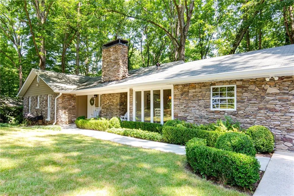 115 Finchley Court, Atlanta, Georgia 30328, 4 Bedrooms Bedrooms, ,3 BathroomsBathrooms,Residential,Sold,115 Finchley Court,6921154