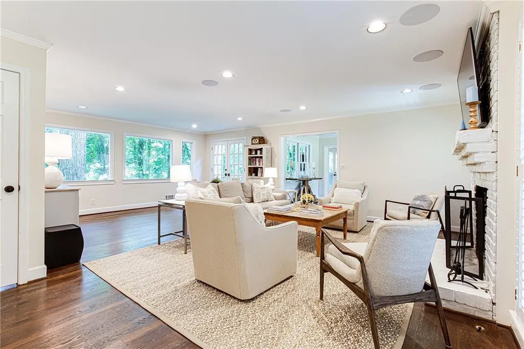 115 Finchley Court, Atlanta, Georgia 30328, 4 Bedrooms Bedrooms, ,3 BathroomsBathrooms,Residential,Sold,115 Finchley Court,6921154