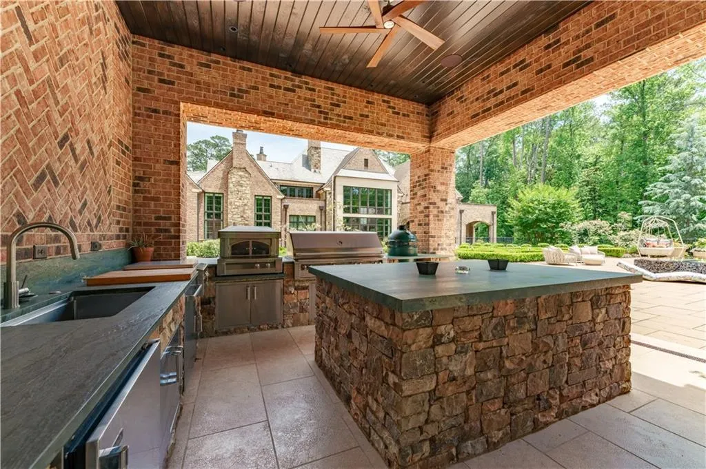 3800 Northside Drive Nw, Atlanta, Georgia 30305, 6 Bedrooms Bedrooms, ,7 BathroomsBathrooms,Residential,For Sale,3800 Northside Drive Nw,7611425