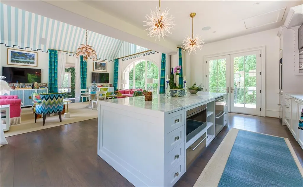 3800 Northside Drive Nw, Atlanta, Georgia 30305, 6 Bedrooms Bedrooms, ,7 BathroomsBathrooms,Residential,For Sale,3800 Northside Drive Nw,7611425