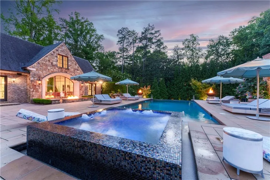3800 Northside Drive Nw, Atlanta, Georgia 30305, 6 Bedrooms Bedrooms, ,7 BathroomsBathrooms,Residential,For Sale,3800 Northside Drive Nw,7611425