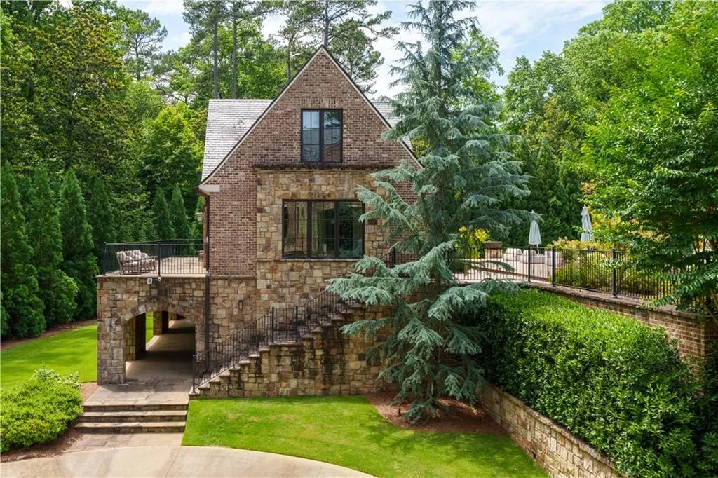 3800 Northside Drive Nw, Atlanta, Georgia 30305, 6 Bedrooms Bedrooms, ,7 BathroomsBathrooms,Residential,For Sale,3800 Northside Drive Nw,7611425