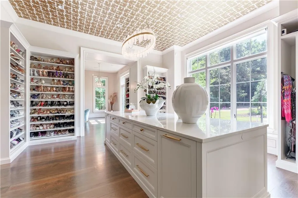 3800 Northside Drive Nw, Atlanta, Georgia 30305, 6 Bedrooms Bedrooms, ,7 BathroomsBathrooms,Residential,For Sale,3800 Northside Drive Nw,7611425