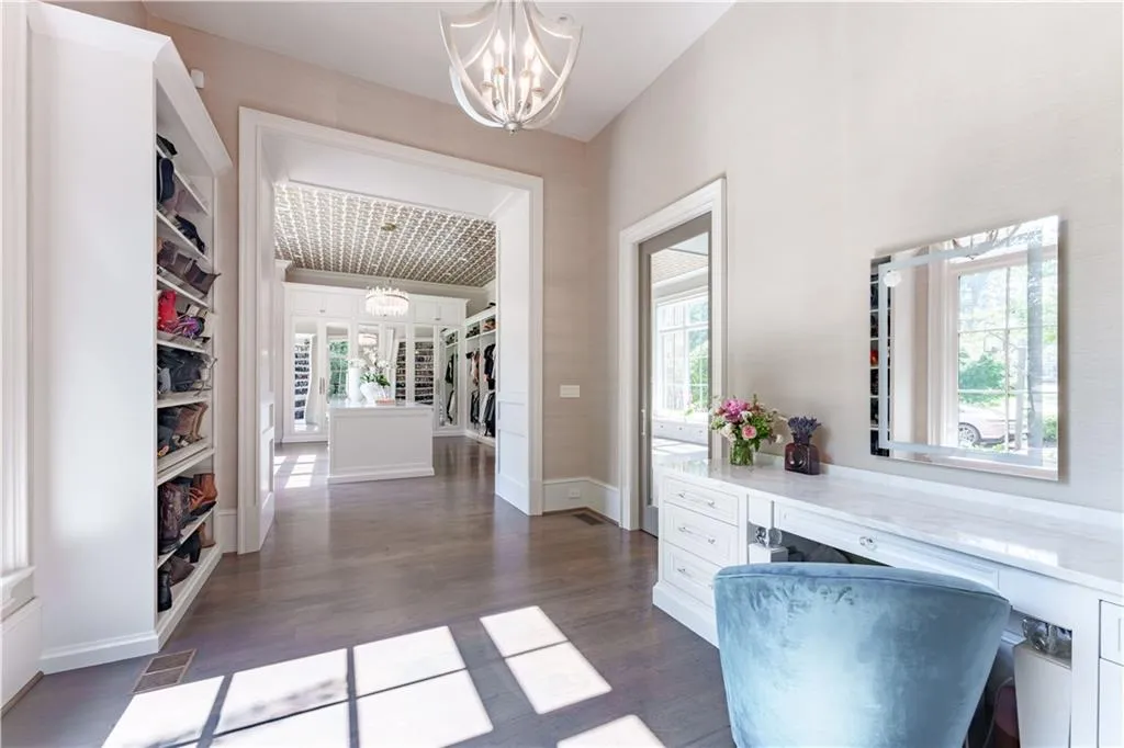 3800 Northside Drive Nw, Atlanta, Georgia 30305, 6 Bedrooms Bedrooms, ,7 BathroomsBathrooms,Residential,For Sale,3800 Northside Drive Nw,7611425