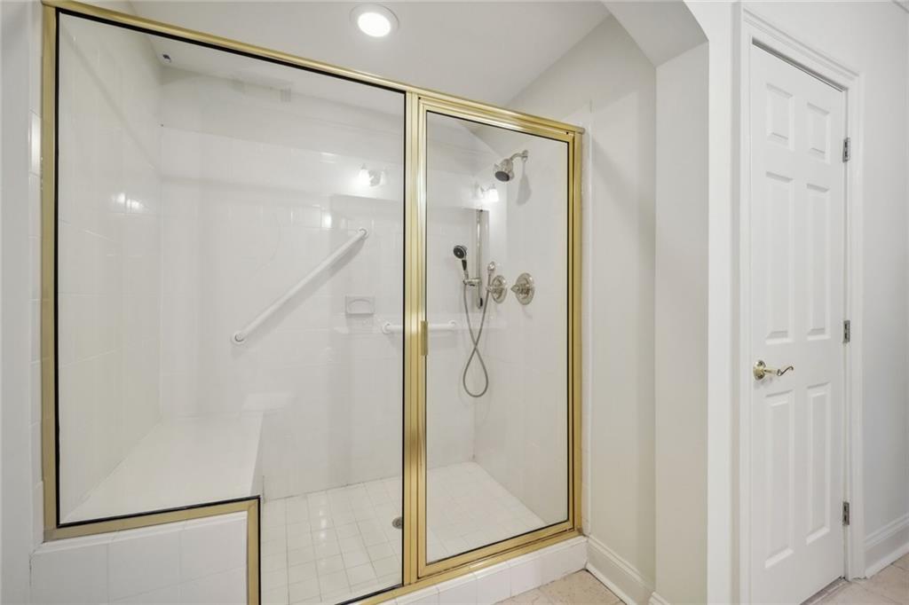 5415 Northland Drive Unit 201, Sandy Springs, Georgia 30342, 2 Bedrooms Bedrooms, ,2 BathroomsBathrooms,Residential,Sold,5415 Northland Drive Unit 201,7291597