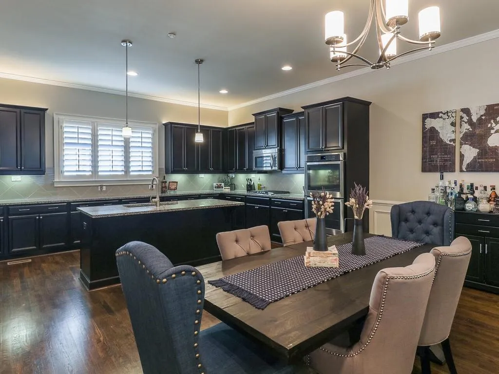 965 Thibideau Court, Sandy Springs, Georgia 30328, 3 Bedrooms Bedrooms, ,3 BathroomsBathrooms,Residential,Sold,965 Thibideau Court,6829360