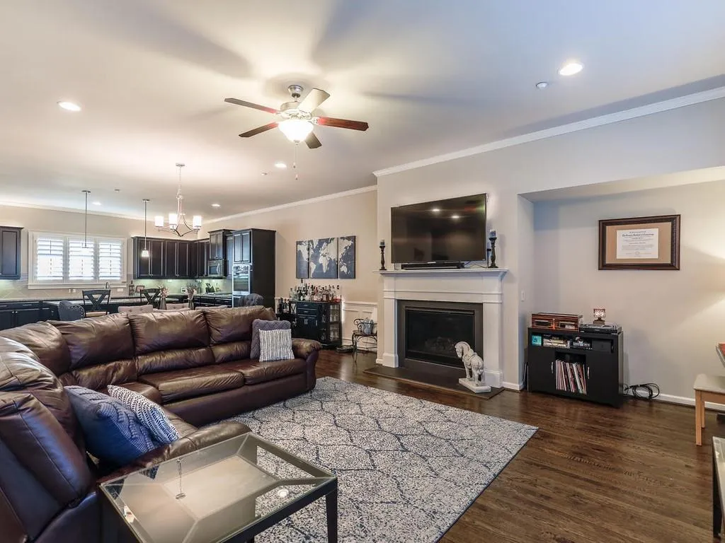 965 Thibideau Court, Sandy Springs, Georgia 30328, 3 Bedrooms Bedrooms, ,3 BathroomsBathrooms,Residential,Sold,965 Thibideau Court,6829360