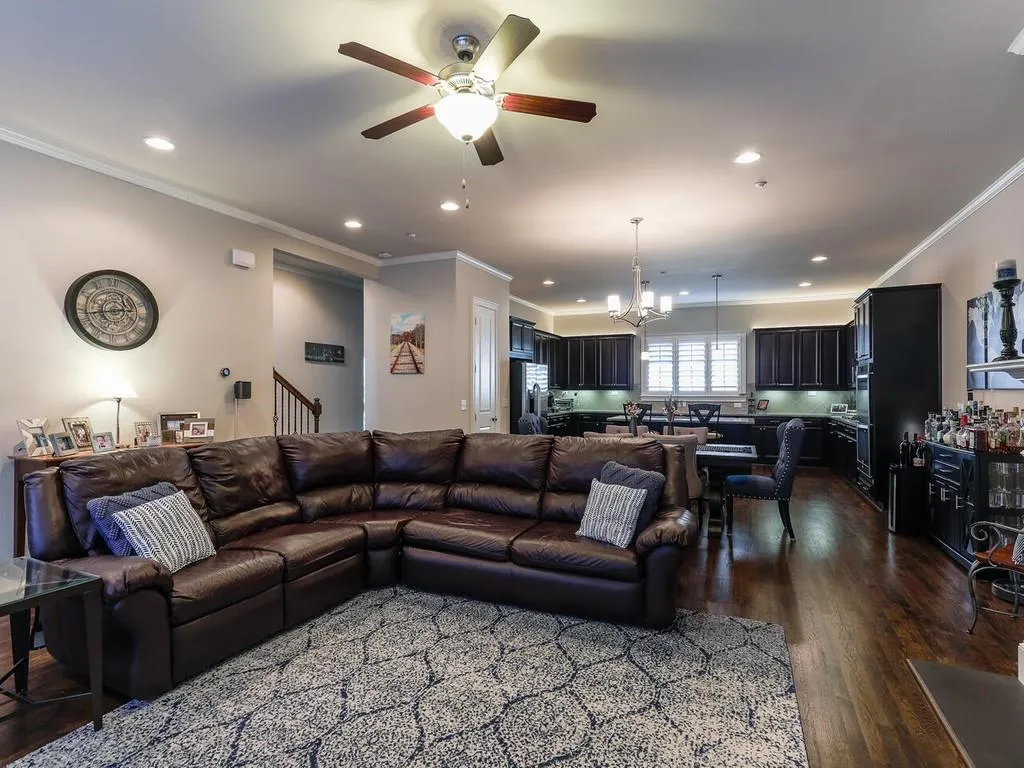 965 Thibideau Court, Sandy Springs, Georgia 30328, 3 Bedrooms Bedrooms, ,3 BathroomsBathrooms,Residential,Sold,965 Thibideau Court,6829360