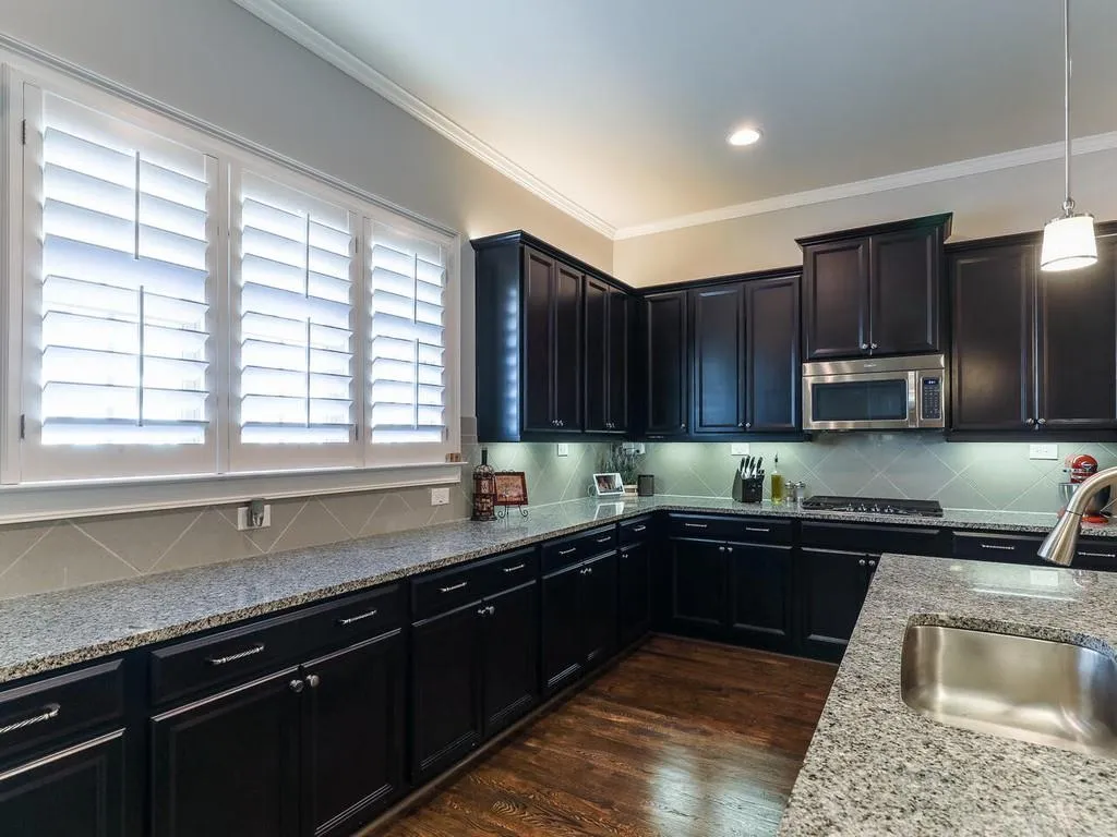 965 Thibideau Court, Sandy Springs, Georgia 30328, 3 Bedrooms Bedrooms, ,3 BathroomsBathrooms,Residential,Sold,965 Thibideau Court,6829360