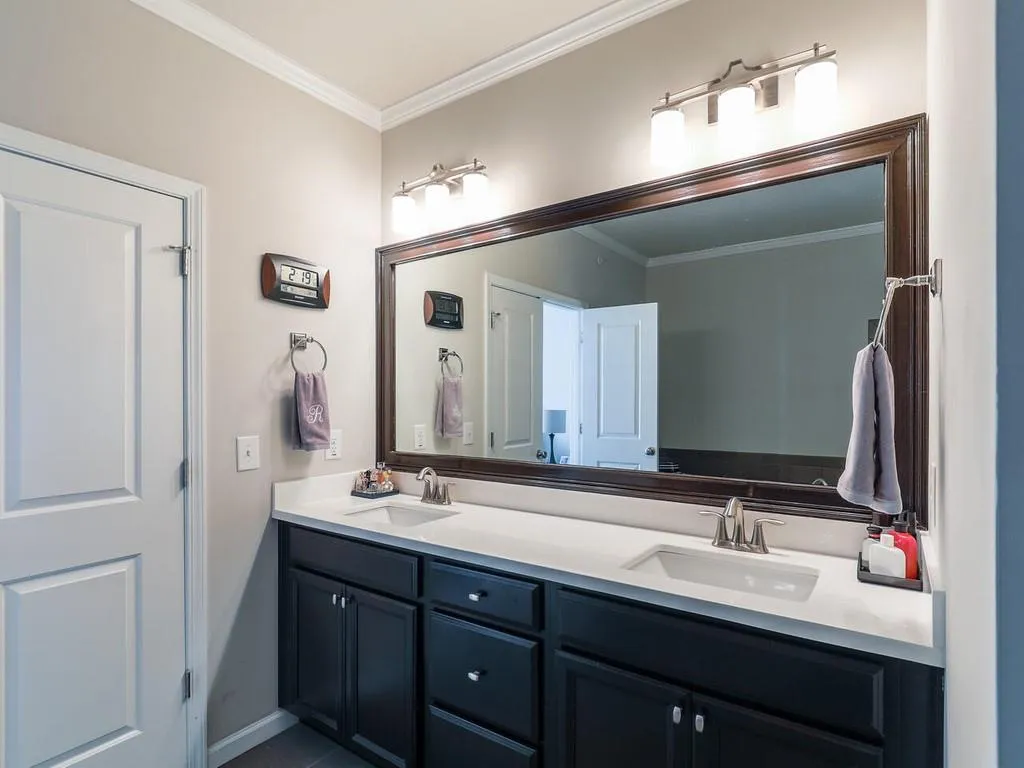 965 Thibideau Court, Sandy Springs, Georgia 30328, 3 Bedrooms Bedrooms, ,3 BathroomsBathrooms,Residential,Sold,965 Thibideau Court,6829360