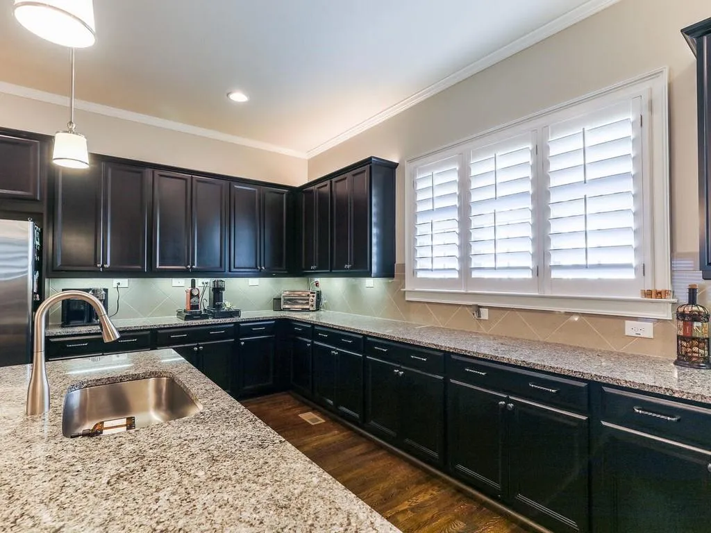 965 Thibideau Court, Sandy Springs, Georgia 30328, 3 Bedrooms Bedrooms, ,3 BathroomsBathrooms,Residential,Sold,965 Thibideau Court,6829360