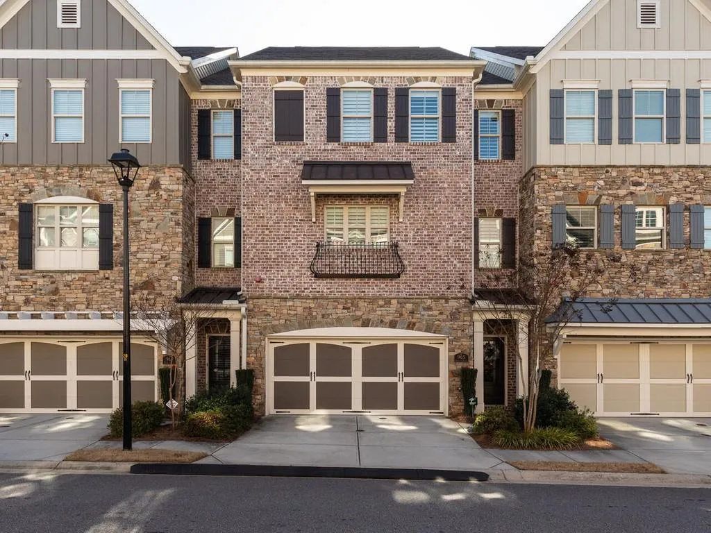 965 Thibideau Court, Sandy Springs, Georgia 30328, 3 Bedrooms Bedrooms, ,3 BathroomsBathrooms,Residential,Sold,965 Thibideau Court,6829360