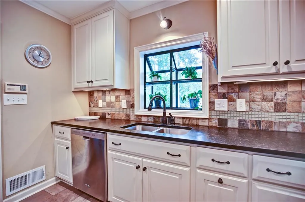1070 Balmoral Road, Sandy Springs, Georgia 30319, 4 Bedrooms Bedrooms, ,3 BathroomsBathrooms,Residential,Sold,1070 Balmoral Road,5732529