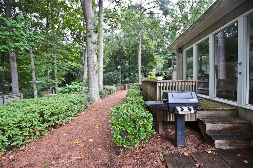 1070 Balmoral Road, Sandy Springs, Georgia 30319, 4 Bedrooms Bedrooms, ,3 BathroomsBathrooms,Residential,Sold,1070 Balmoral Road,5732529