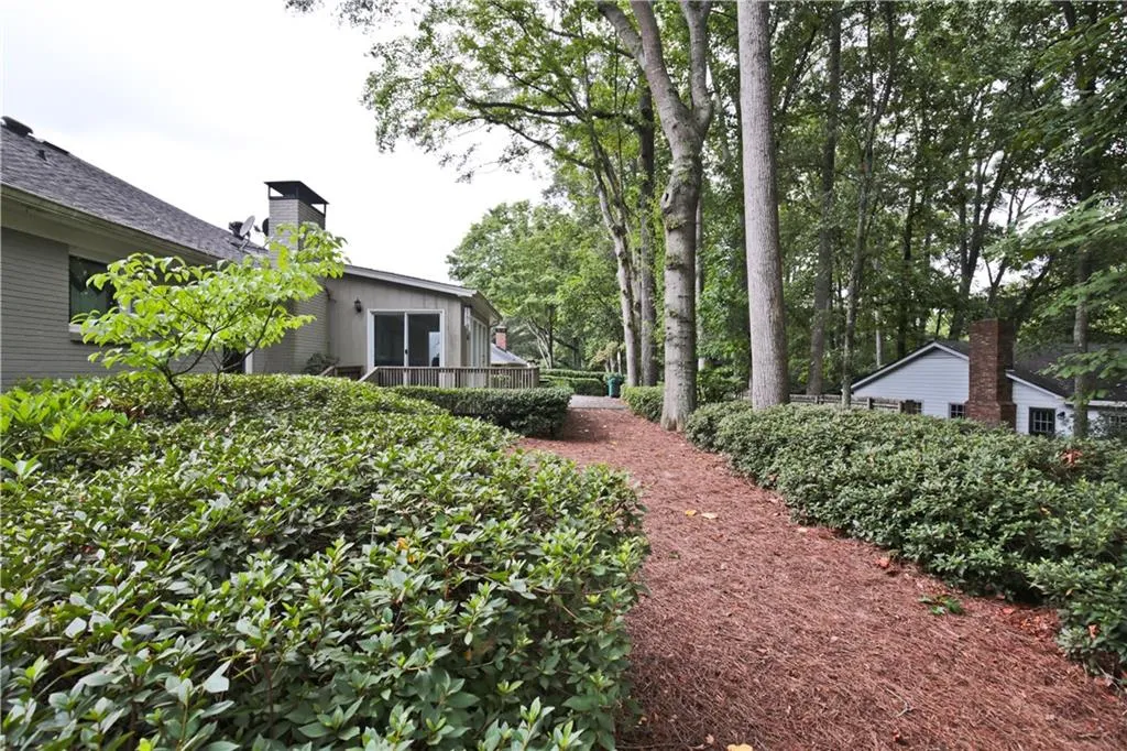 1070 Balmoral Road, Sandy Springs, Georgia 30319, 4 Bedrooms Bedrooms, ,3 BathroomsBathrooms,Residential,Sold,1070 Balmoral Road,5732529