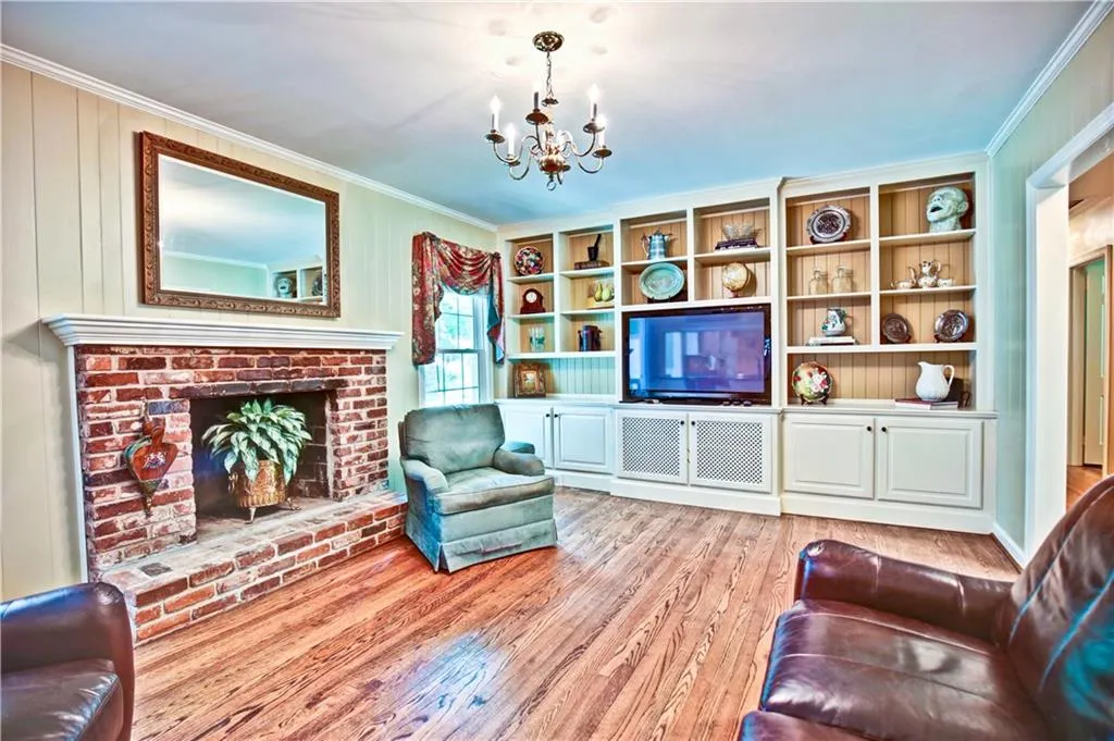 1070 Balmoral Road, Sandy Springs, Georgia 30319, 4 Bedrooms Bedrooms, ,3 BathroomsBathrooms,Residential,Sold,1070 Balmoral Road,5732529