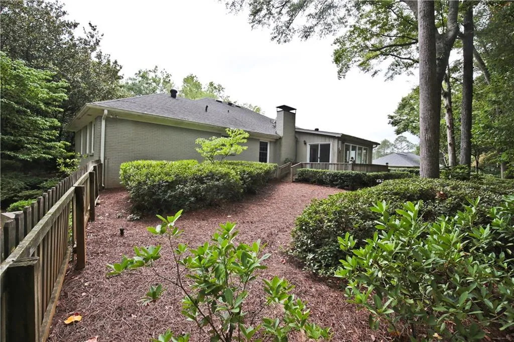 1070 Balmoral Road, Sandy Springs, Georgia 30319, 4 Bedrooms Bedrooms, ,3 BathroomsBathrooms,Residential,Sold,1070 Balmoral Road,5732529
