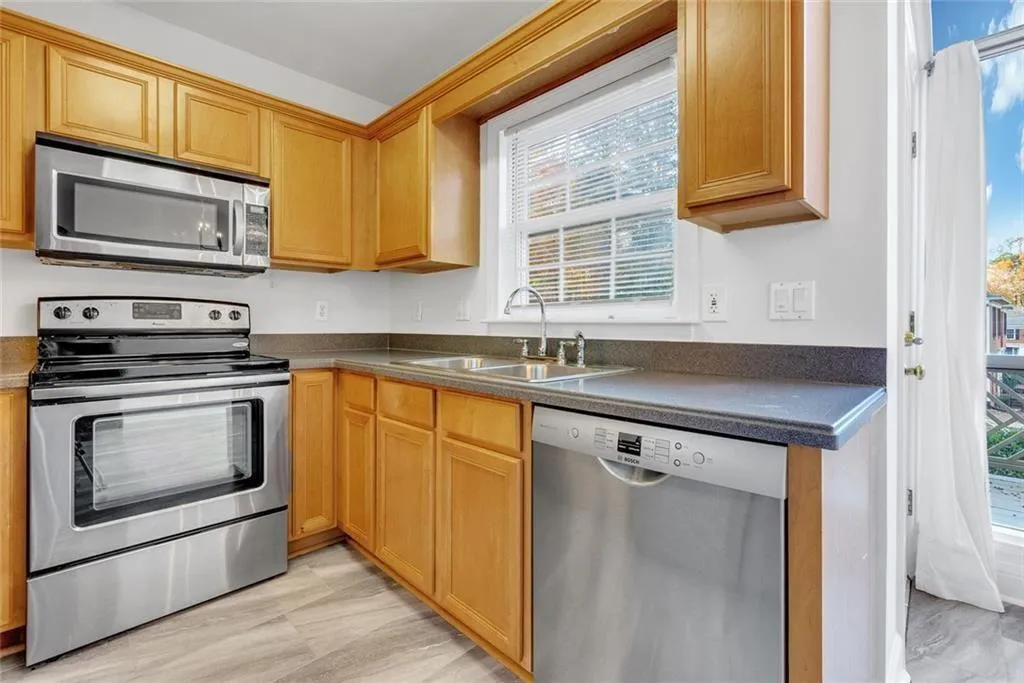 82 Mt Vernon Circle, Atlanta, Georgia 30338, 2 Bedrooms Bedrooms, ,2 BathroomsBathrooms,Residential,Sold,82 Mt Vernon Circle,7684056