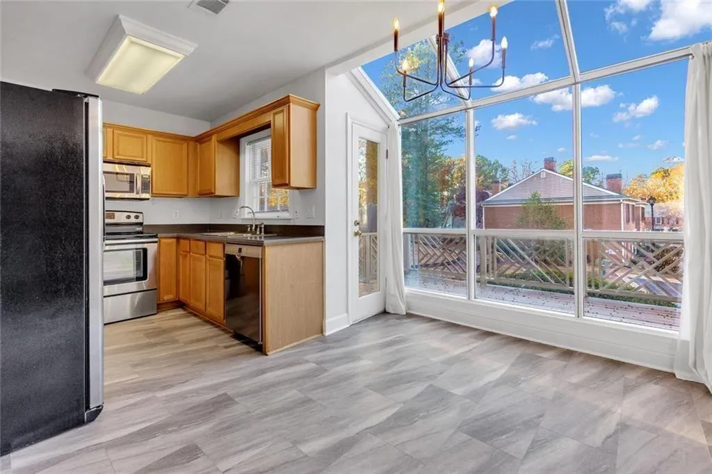 82 Mt Vernon Circle, Atlanta, Georgia 30338, 2 Bedrooms Bedrooms, ,2 BathroomsBathrooms,Residential,Sold,82 Mt Vernon Circle,7684056