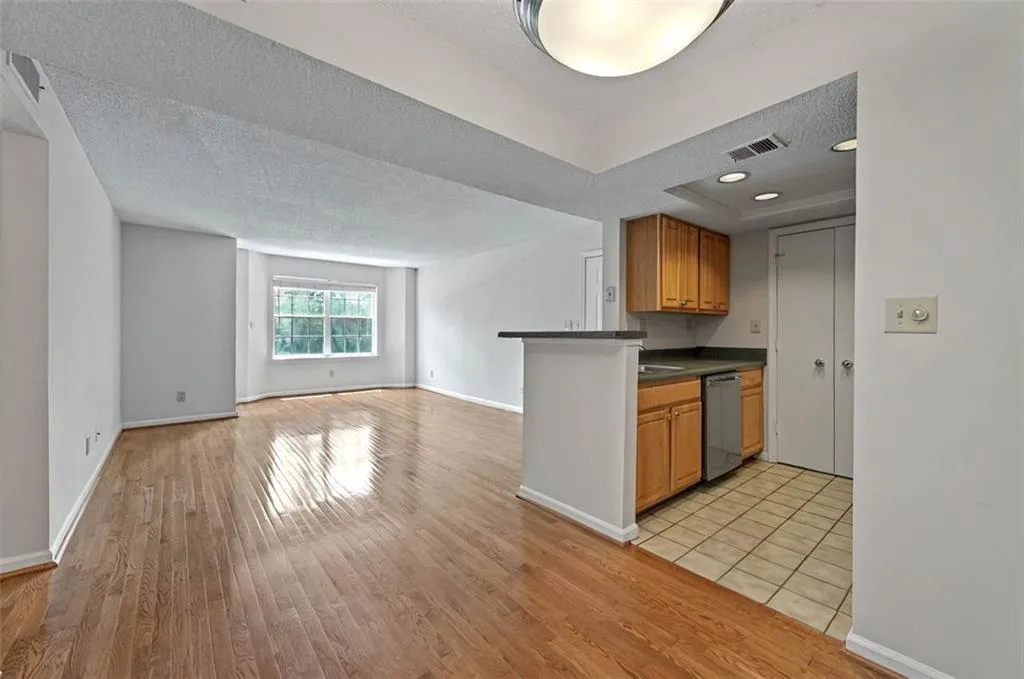 4106 Chastain Park Court Ne, Atlanta, Georgia 30342, 1 Bedroom Bedrooms, ,1 BathroomBathrooms,Residential,For Sale,4106 Chastain Park Court Ne,7579486