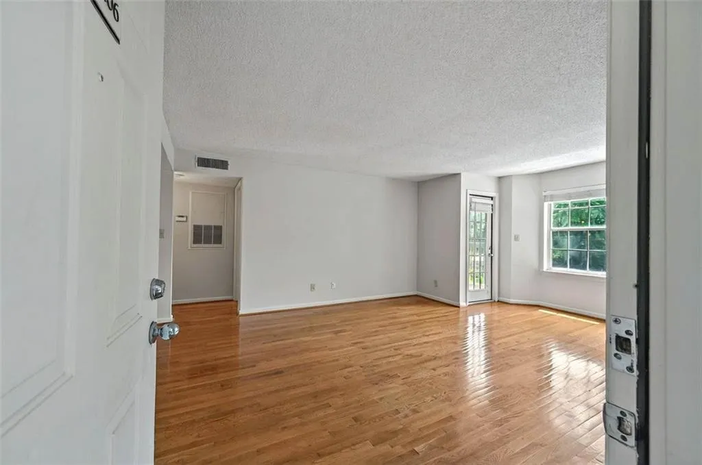 4106 Chastain Park Court Ne, Atlanta, Georgia 30342, 1 Bedroom Bedrooms, ,1 BathroomBathrooms,Residential,For Sale,4106 Chastain Park Court Ne,7579486