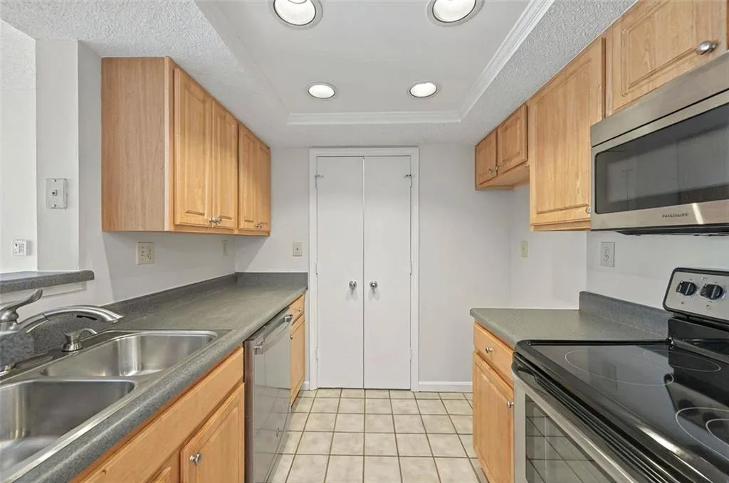 4106 Chastain Park Court Ne, Atlanta, Georgia 30342, 1 Bedroom Bedrooms, ,1 BathroomBathrooms,Residential,For Sale,4106 Chastain Park Court Ne,7579486
