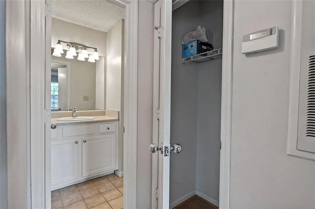 4106 Chastain Park Court Ne, Atlanta, Georgia 30342, 1 Bedroom Bedrooms, ,1 BathroomBathrooms,Residential,For Sale,4106 Chastain Park Court Ne,7579486