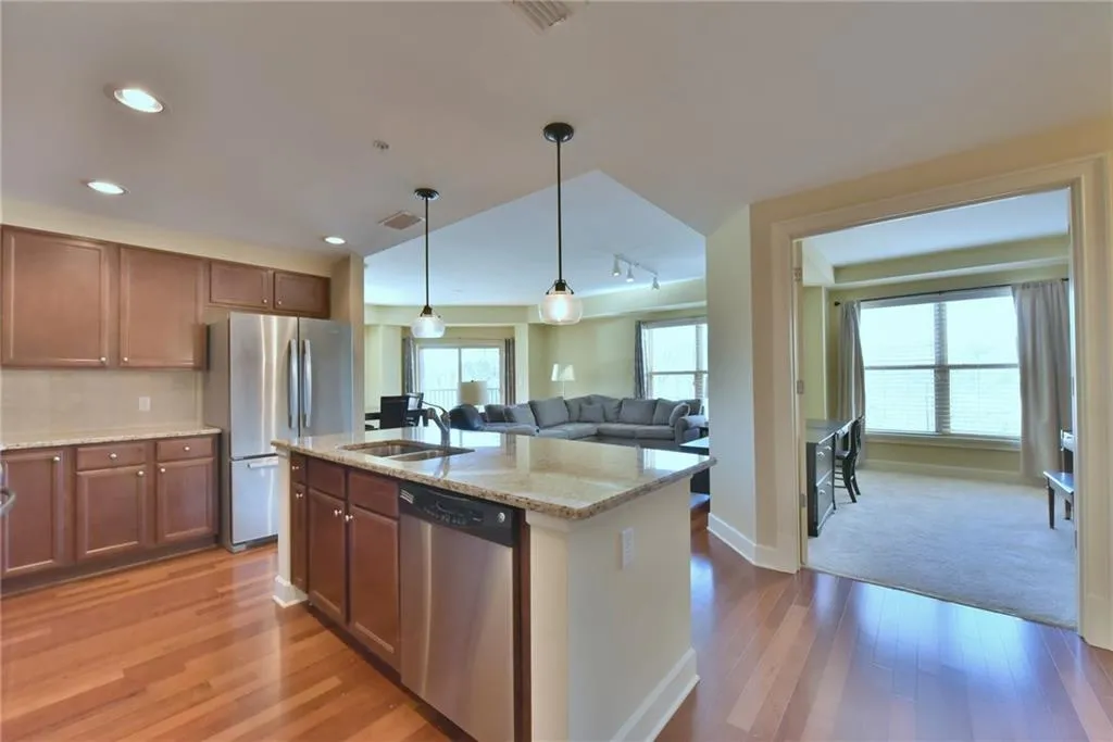 200 River Vista Drive Unit 439, Atlanta, Georgia 30339, 2 Bedrooms Bedrooms, ,2 BathroomsBathrooms,Residential,Sold,200 River Vista Drive Unit 439,5954180