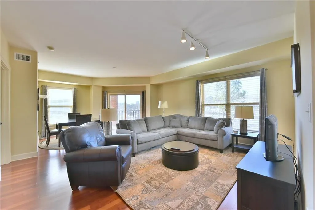 200 River Vista Drive Unit 439, Atlanta, Georgia 30339, 2 Bedrooms Bedrooms, ,2 BathroomsBathrooms,Residential,Sold,200 River Vista Drive Unit 439,5954180