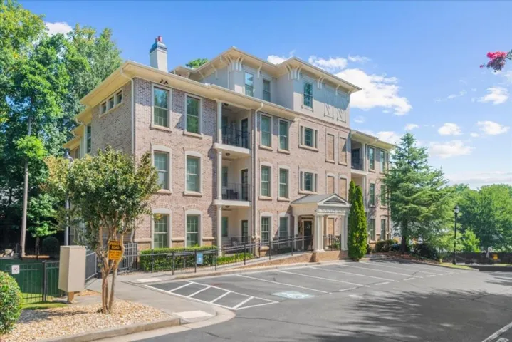2360 Logan Circle Ne Unit 102, Atlanta, Georgia 30319