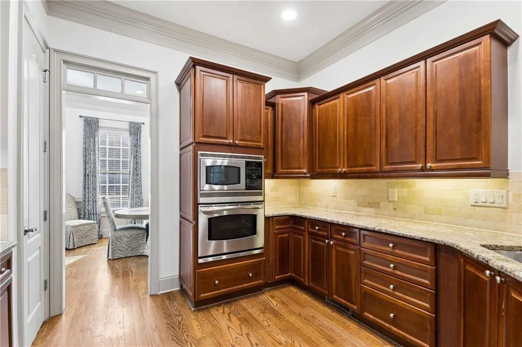 941 Persimmon Point, Atlanta, Georgia 30328, 3 Bedrooms Bedrooms, ,3 BathroomsBathrooms,Residential,For Sale,941 Persimmon Point,7736312