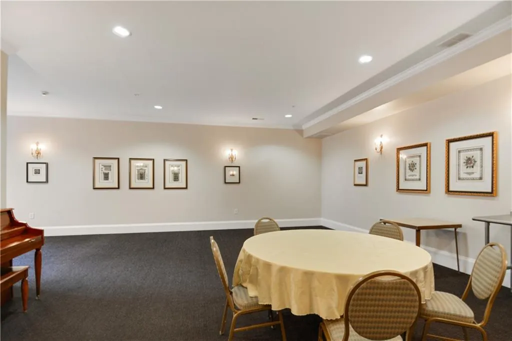 5415 Northland Drive Unit 203, Atlanta, Georgia 30342, 2 Bedrooms Bedrooms, ,2 BathroomsBathrooms,Residential,Sold,5415 Northland Drive Unit 203,6770699