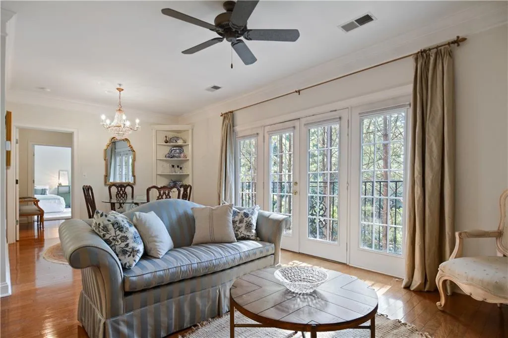 5415 Northland Drive Unit 203, Atlanta, Georgia 30342, 2 Bedrooms Bedrooms, ,2 BathroomsBathrooms,Residential,Sold,5415 Northland Drive Unit 203,6770699
