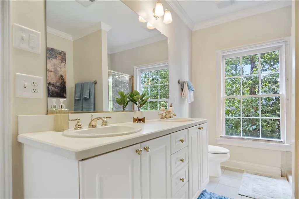 5415 Northland Drive Unit 203, Atlanta, Georgia 30342, 2 Bedrooms Bedrooms, ,2 BathroomsBathrooms,Residential,Sold,5415 Northland Drive Unit 203,6770699