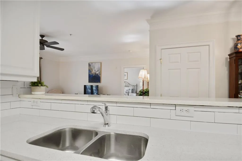 5415 Northland Drive Unit 203, Atlanta, Georgia 30342, 2 Bedrooms Bedrooms, ,2 BathroomsBathrooms,Residential,Sold,5415 Northland Drive Unit 203,6770699