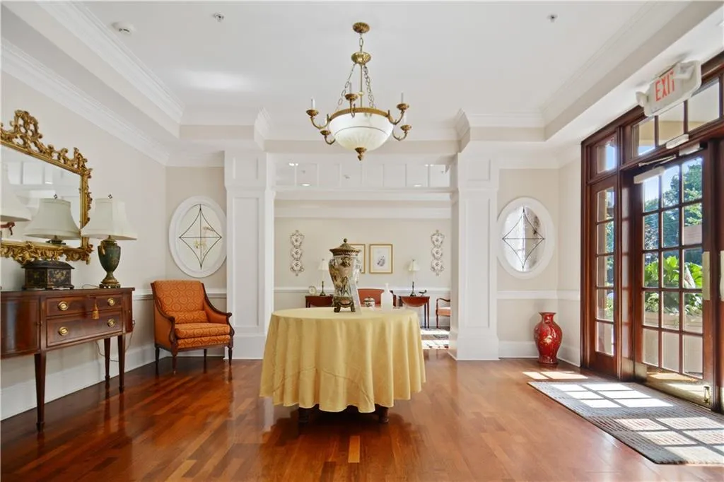 5415 Northland Drive Unit 203, Atlanta, Georgia 30342, 2 Bedrooms Bedrooms, ,2 BathroomsBathrooms,Residential,Sold,5415 Northland Drive Unit 203,6770699