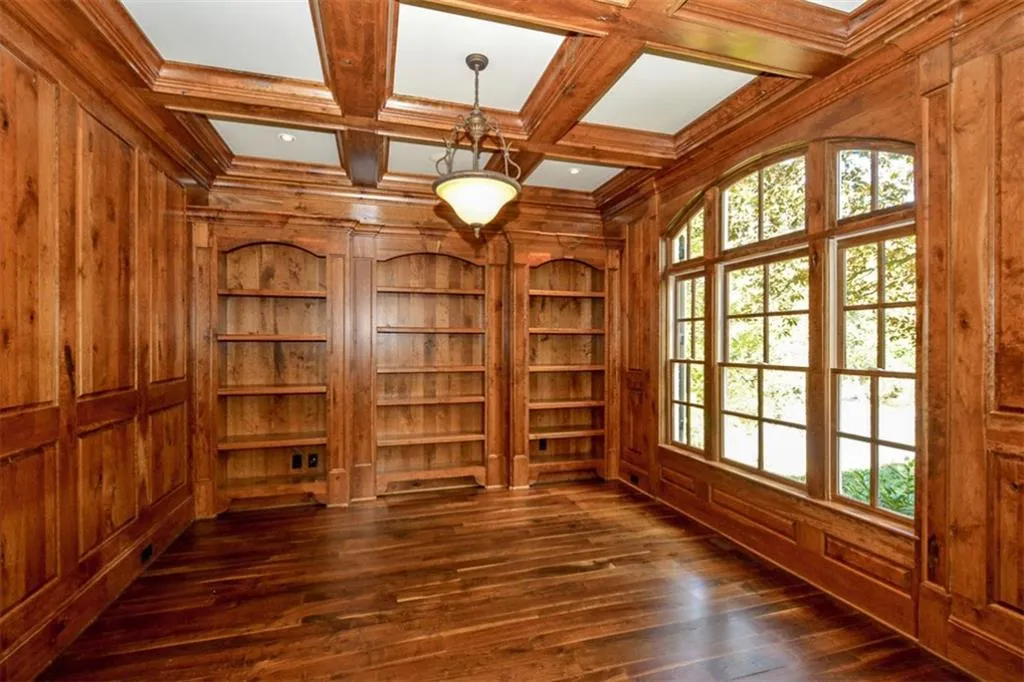 995 Winding Creek Trail, Sandy Springs, Georgia 30328, 5 Bedrooms Bedrooms, ,4 BathroomsBathrooms,Residential,Sold,995 Winding Creek Trail,5768762