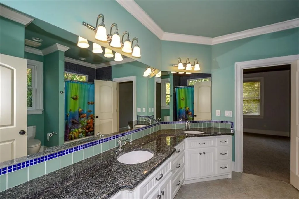 995 Winding Creek Trail, Sandy Springs, Georgia 30328, 5 Bedrooms Bedrooms, ,4 BathroomsBathrooms,Residential,Sold,995 Winding Creek Trail,5768762