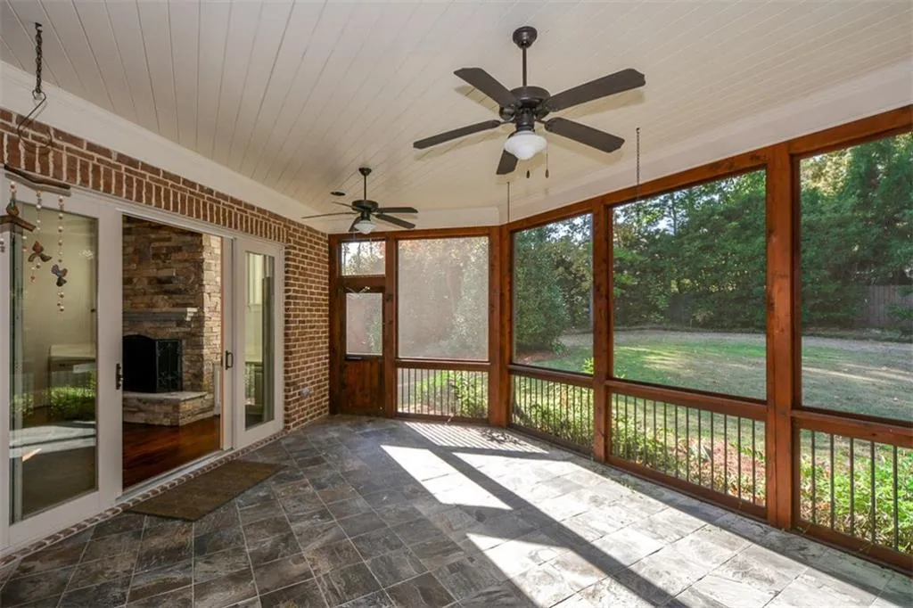 995 Winding Creek Trail, Sandy Springs, Georgia 30328, 5 Bedrooms Bedrooms, ,4 BathroomsBathrooms,Residential,Sold,995 Winding Creek Trail,5768762