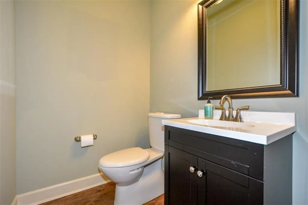 995 Winding Creek Trail, Sandy Springs, Georgia 30328, 5 Bedrooms Bedrooms, ,4 BathroomsBathrooms,Residential,Sold,995 Winding Creek Trail,5768762